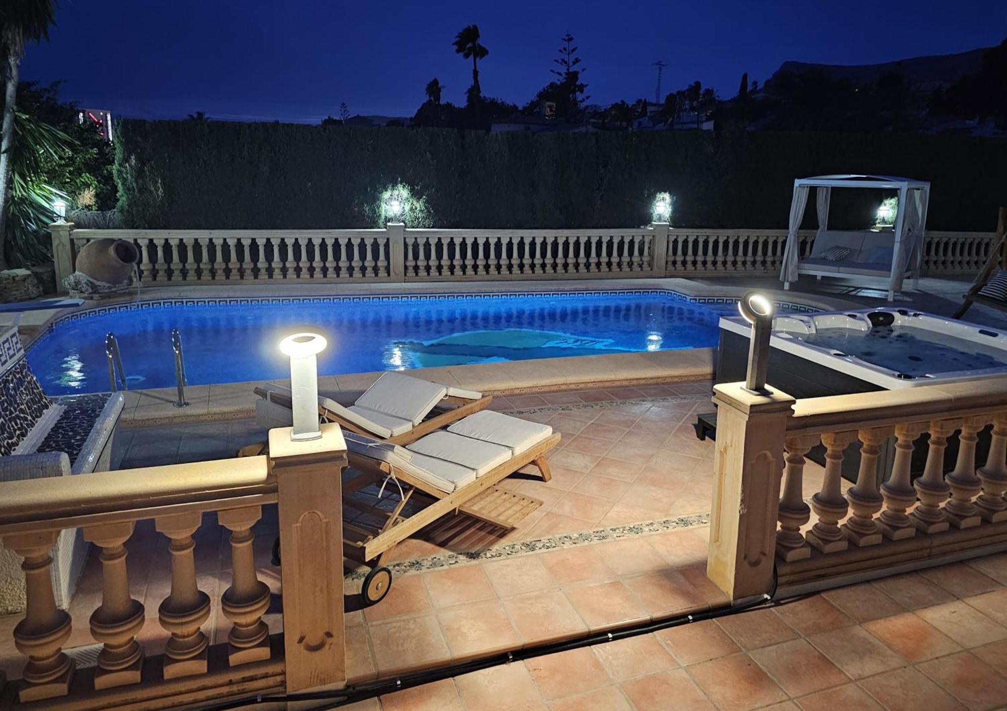 Luxury Villa - Pool, Hot Tub, Aircon, Tvs, Home Cinema, Office, Gbit Internet, Sports Equipment Calp Extérieur photo