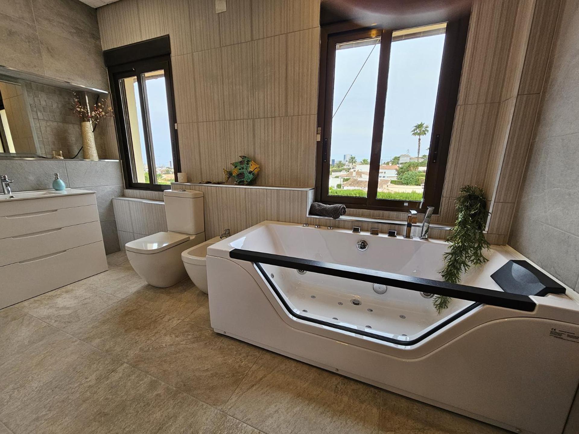 Luxury Villa - Pool, Hot Tub, Aircon, Tvs, Home Cinema, Office, Gbit Internet, Sports Equipment Calp Extérieur photo