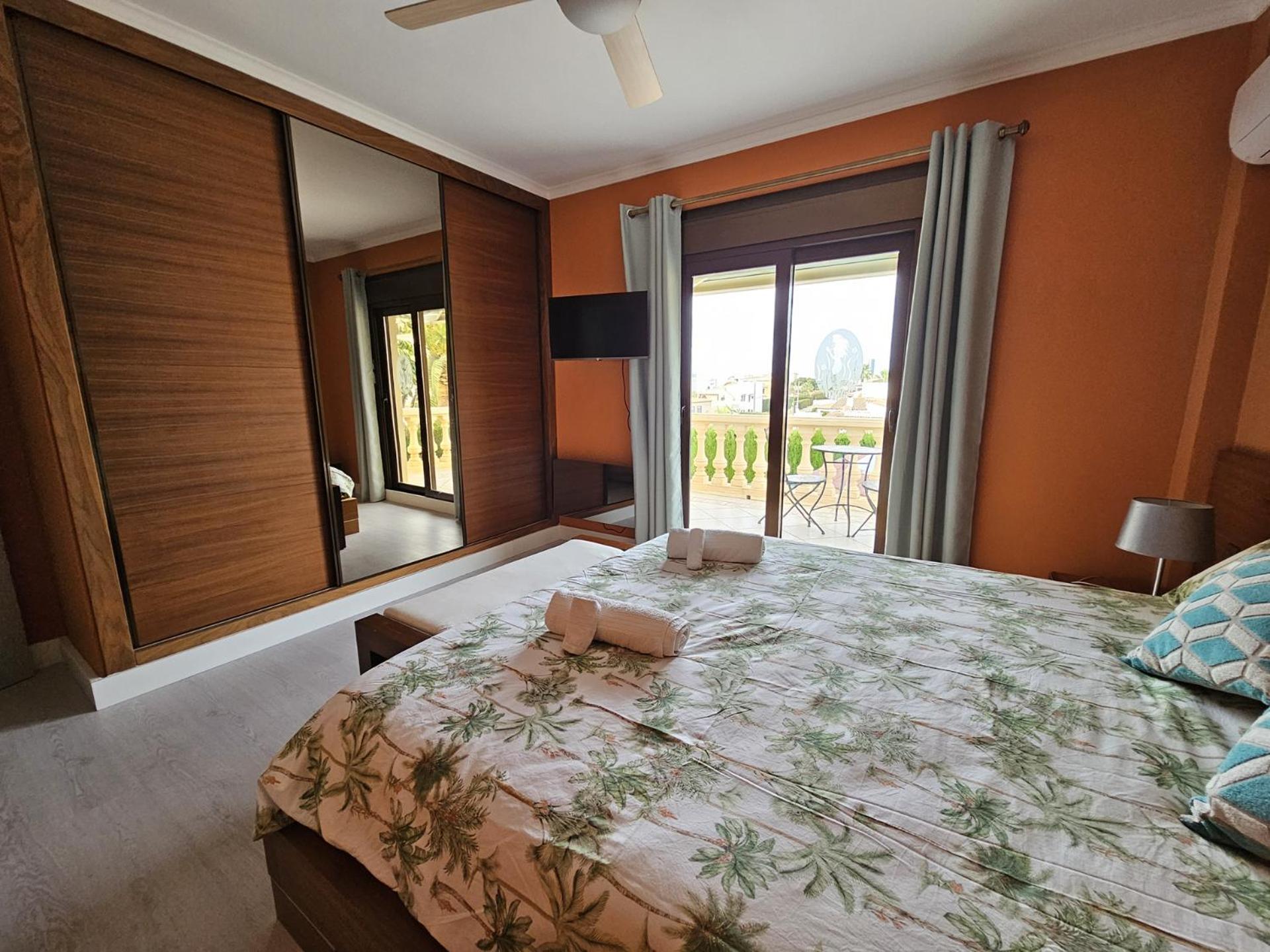 Luxury Villa - Pool, Hot Tub, Aircon, Tvs, Home Cinema, Office, Gbit Internet, Sports Equipment Calp Extérieur photo